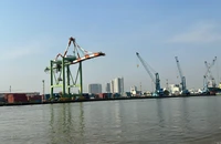 Sẽ di dời cảng trên sông Sài Gòn và nhà máy đóng tàu Ba Son