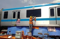Hình ảnh tàu metro số 1 sau khi tẩy xóa vết vẽ bậy