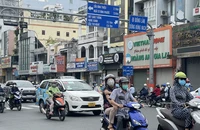 Lý do xăng giảm nhưng các hãng vận tải chưa điều chỉnh giá cước?