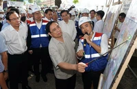 Thủ tướng Chính phủ Phạm Minh Chính thị sát tuyến metro số 1