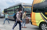 Cấm xe khách vào trung tâm TP: Nên làm và có lộ trình từng bước
