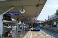 Đề xuất làm bãi xe buýt gần sân bay Tân Sơn Nhất để đón khách 