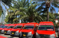 Cận cảnh tuyến xe buýt 109 đưa đón khách từ sân bay Tân Sơn Nhất về trung tâm TP