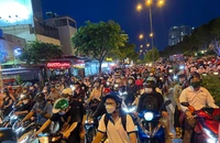 Ùn ứ, kẹt xe kéo dài trên đường Phạm Văn Đồng, TP.HCM