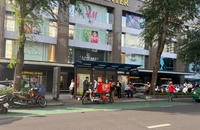 TP.HCM có vạch sơn phản quang cho xe buýt với 3 màu xanh, vàng, đỏ