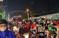Nút giao Đình Phong Phú ở Thủ Đức lại kẹt xe