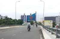 Chủ đầu tư nói về việc đèn chiếu sáng trên đường Nguyễn Hữu Cảnh không sáng