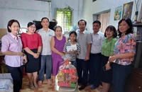 Tổng công ty Điện lực TP.HCM chăm lo tết cho trẻ mồ côi do đại dịch COVID-19