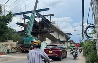 Người dân tháo dỡ nhà, bàn giao mặt bằng cho dự án cầu Nam Lý