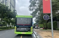 Xe buýt điện đầu tiên của TP.HCM, đông khách nhưng vẫn lỗ