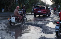 Yêu cầu kiểm tra ngay sau khi Pháp Luật TP.HCM phản ánh đường Lò Lu xuống cấp