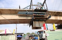 Hợp long cầu Nam Lý ở TP Thủ Đức