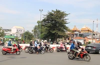 TP.HCM thu hồi vòng xuyến bê tông tại giao lộ Phạm Văn Đồng - đường số 20