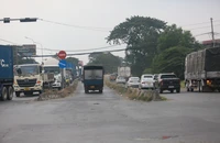 TP.HCM đóng nút giao Nguyễn Văn Linh - Nguyễn Hữu Thọ, người dân đi lại ra sao?