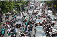 Vất vả lưu thông qua khu vực cửa ngõ Tân Sơn Nhất những ngày cận Tết 