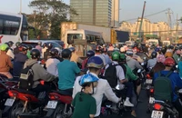 Tiếp tục điều chỉnh giao thông khu vực hầm chui Nguyễn Văn Linh - Nguyễn Hữu Thọ