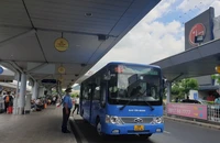 Sẽ dùng xe buýt đưa hành khách từ sân bay Tân Sơn Nhất ra ngoài