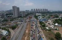 Thi công nút giao An Phú, điều chỉnh lộ trình tuyến buýt điện đầu tiên ở TP.HCM