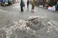 TP Thủ Đức: Mưa ngập chiều tối ngày 15-5 là do vượt thiết kế hệ thống thoát nước