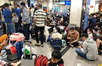 Các chuyến bay từ Sân bay Tân Sơn Nhất liên tục delay, có chuyến trễ đến 7 tiếng