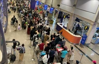 Sân bay Tân Sơn Nhất vẫn tấp nập người dân về quê ăn Tết