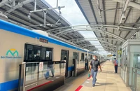 Khi nào lắp thang máy tại các cầu vượt bộ hành tuyến metro số 1?