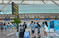 Hành khách đến sân bay Tân Sơn Nhất tăng cao
