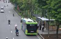 Làm gì để TP.HCM có 100% xe buýt điện, năng lượng xanh?