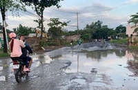 Đường Lò Lu, TP Thủ Đức chằng chịt ổ voi, ổ gà