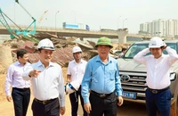 Bộ trưởng Bộ Xây dựng thị sát dự án trọng điểm tại TP.HCM
