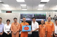 Nhiệt điện Phú Mỹ tặng quà người lao động