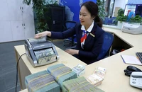 Giá USD tăng trở lại, tiền Việt Nam chịu nhiều áp lực