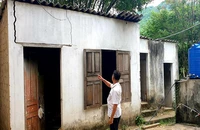 Thầy trò bỏ trường vì sợ sập, 2 cấp học chung khi nhà vệ sinh xuống cấp