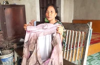 Hàng chục người vào rừng tìm được 2 phụ nữ đi lạc trong rừng sâu