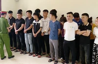 Triệu tập 32 người tiếp tay lừa đảo trên mạng cho chủ ở nước ngoài