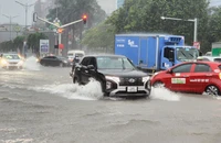 Mưa lũ ở Thanh Hóa khiến nhiều tuyến phố ngập sâu trong nước