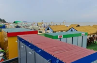 Cận cảnh biển Hoằng Trường ở Thanh Hóa bị hàng chục hộ kinh doanh chiếm dụng trái phép
