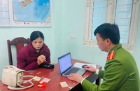 Bắt giữ 1 phụ nữ dùng vàng giả tráo vàng thật sau tin báo qua VNeID