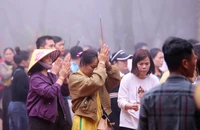 Du khách hành hương về đền Nưa - Am Tiên ở Thanh Hóa trong ngày 'mở cổng trời'