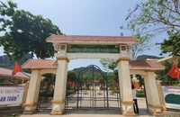 Cách chức hiệu trưởng thế chấp sổ hồng của nhà trường