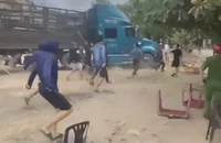 Quảng Bình: Hàng chục thanh niên 'hỗn chiến' trước sân vận động
