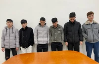 Bắt quả tang 6 thanh niên sử dụng ma tuý trong khu nhà hoang