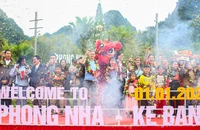 Phong Nha-Kẻ Bàng đón những vị khách đầu tiên đến ‘xông đất’ năm 2024