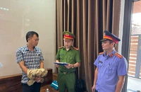 Làm giả hồ sơ xin cấp đất, nguyên chủ tịch xã và cán bộ địa chính bị bắt