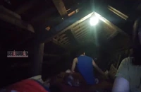 Người dân Quảng Bình trắng đêm trốn lũ trên gác mái, lo lắng tái diễn lũ lịch sử