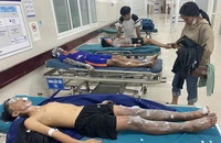4 học sinh bị bỏng nặng vì chế pháo nổ theo công thức trên mạng