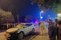 2 người đi xe máy thương vong sau va chạm với ô tô 