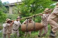 Đi thăm rẫy, gặp quả bom nặng 3 tạ