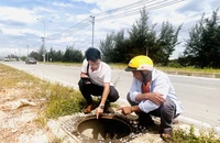 Gần 200 nắp hố ga ‘bốc hơi’ trên đường 210 tỉ đồng ở Quảng Trị 