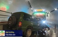 Ô tô con đối đầu xe khách trong hầm Đèo Ngang, 2 người tử vong tại chỗ